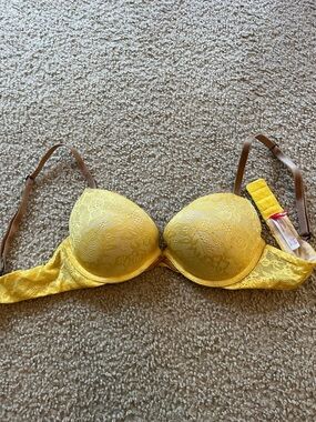 Cosmopolitan push up bra 34B
